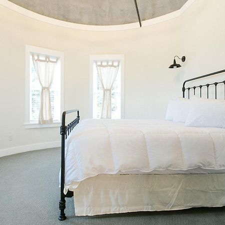 Farmhouse Suites By Amish Country Lodging ميلزبورغ المظهر الخارجي الصورة