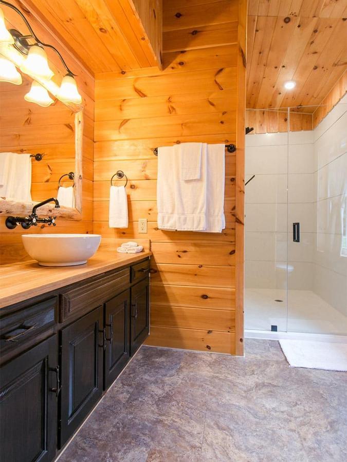 Farmhouse Suites By Amish Country Lodging ميلزبورغ المظهر الخارجي الصورة