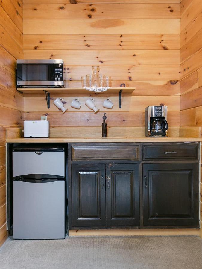 Farmhouse Suites By Amish Country Lodging ميلزبورغ المظهر الخارجي الصورة