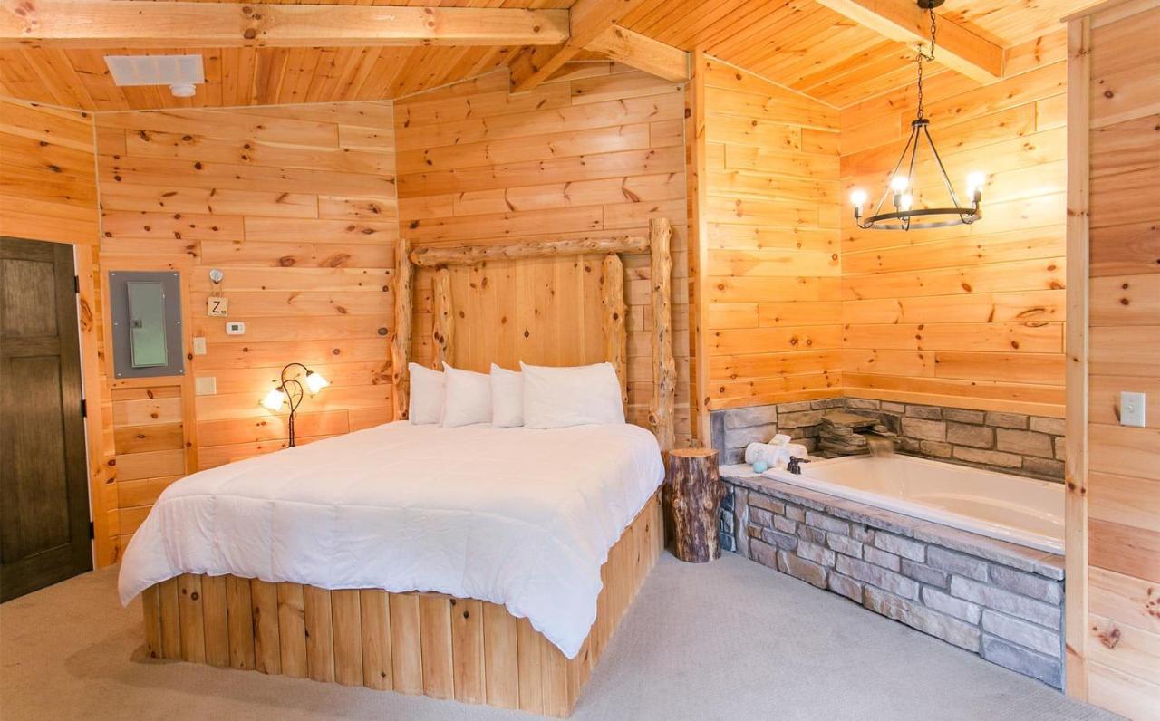 Farmhouse Suites By Amish Country Lodging ميلزبورغ المظهر الخارجي الصورة