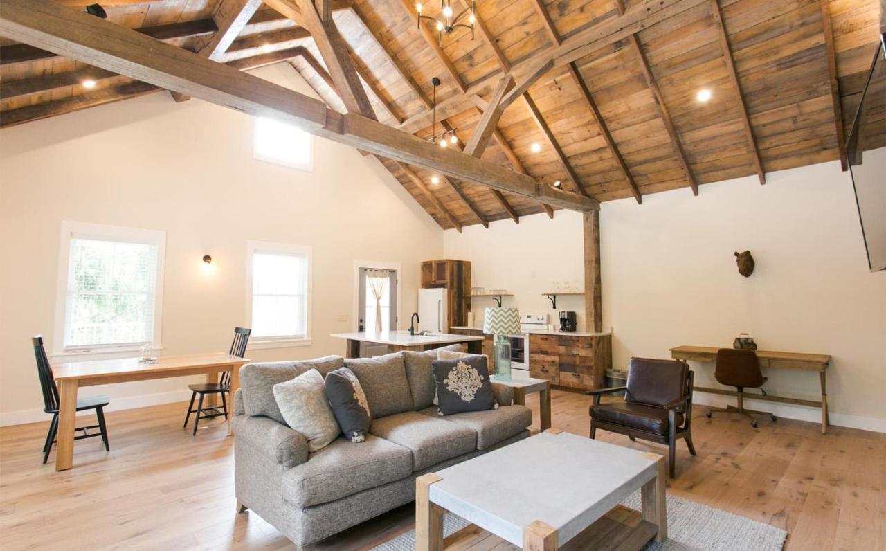 Farmhouse Suites By Amish Country Lodging ميلزبورغ المظهر الخارجي الصورة