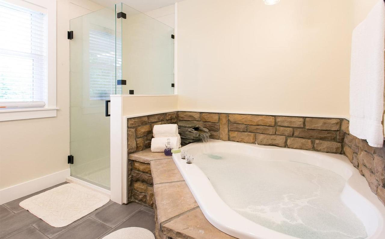 Farmhouse Suites By Amish Country Lodging ميلزبورغ المظهر الخارجي الصورة