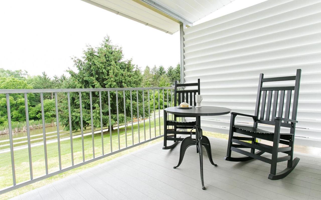Farmhouse Suites By Amish Country Lodging ميلزبورغ المظهر الخارجي الصورة