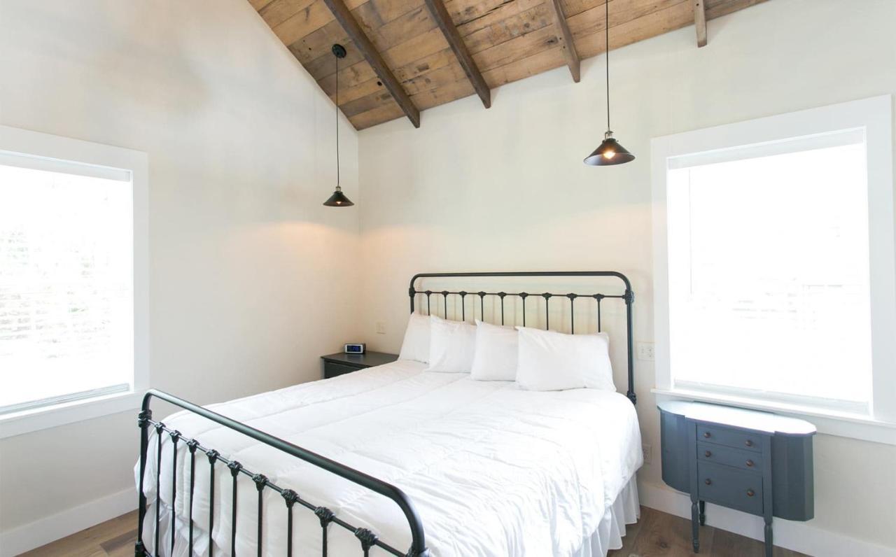 Farmhouse Suites By Amish Country Lodging ميلزبورغ المظهر الخارجي الصورة